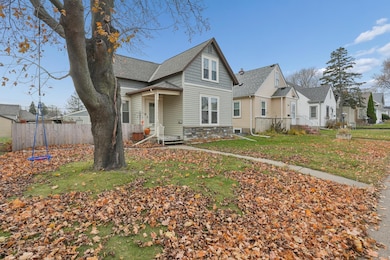 1052 Geranium Ave E, Saint Paul, MN 55106 - photo 3