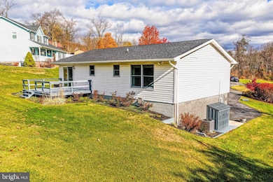 12507 Thornfield Cir NE, Cumberland, MD 21502 - photo 6