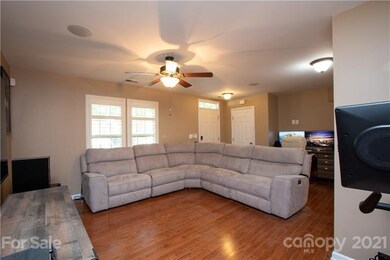 Main Level Bonus Room