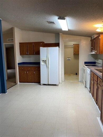 256 Hickorywood Dr, Crawfordville, FL 32327 - photo 4