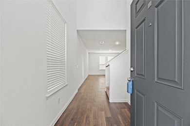 7322 Madison Commons Ln, Houston, TX 77075 - photo 2