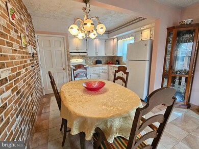 210 W 40th St, Reading, PA 19606 - photo 7