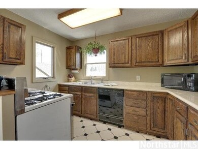 8835 Emerson Ave S, Bloomington, MN 55420 - photo 6