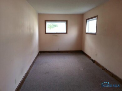 506 Locust St, Delta, OH 43515 - photo 5