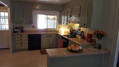 Kitchen (2)