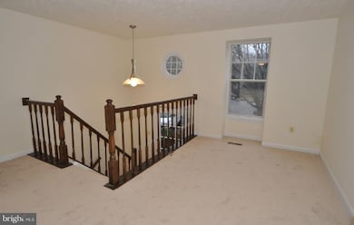 1622 Fieldthorn Dr, Reston, VA 20194 - photo 7