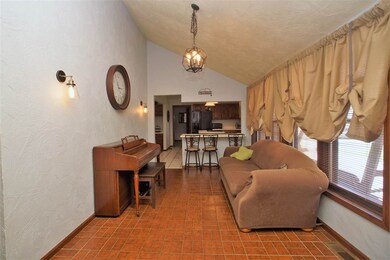 4941 S 980 E, Windfall, IN 46076 - photo 2