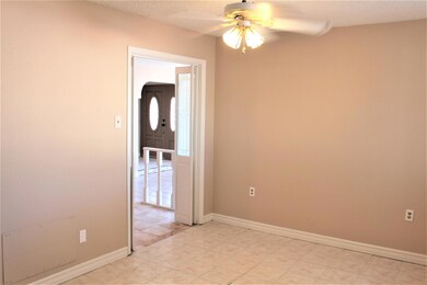8101 Broadway Dr, El Paso, TX 79915 - photo 4