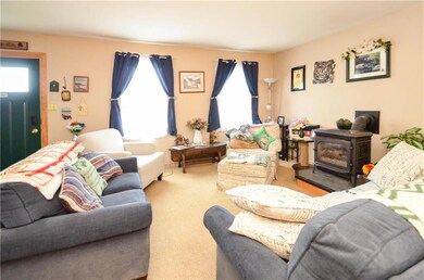 5218 Pennsylvania St, Whitehall, PA 18052 - photo 2