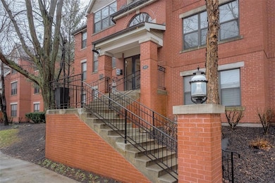 435 W 9th #103 St unit 103, Kansas City, MO 64105 - photo 2