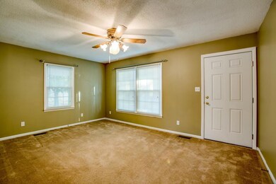 5006 Robinson Dr, Columbia, TN 38401 - photo 2