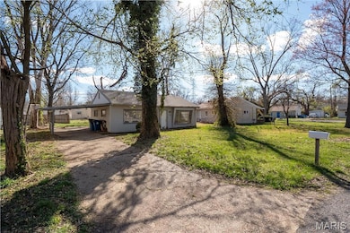 1238 Maple Ave, Saint Louis, MO 63138 - photo 3