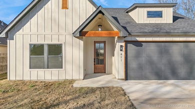 411 Pine Ave, Skiatook, OK 74070 - photo 2