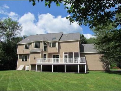 9B Blackthorn Rd, Shrewsbury, MA 01545 - photo 3