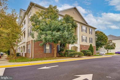42539 Mayflower Terrace unit 201, Ashburn, VA 20148 - photo 2