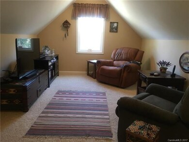 221 Oak Apple Ln, Hendersonville, NC 28792 - photo 3