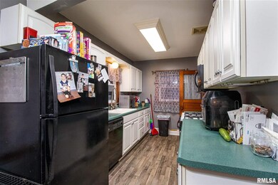 1318 N Division St, Davenport, IA 52804 - photo 5