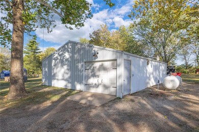 20203 S Bridle Ln, Peculiar, MO 64078 - photo 4