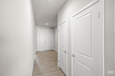 7404 Snowy Owl Ln, Bakersfield, CA 93306 - photo 5