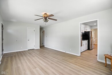 2811 Beech Dr, Columbus, IN 47203 - photo 5