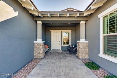03-3Front walkway