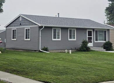 925 15th St SW, Jamestown, ND 58401 - photo 3