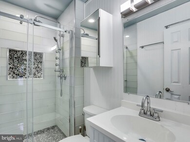 6931 Cipriano Woods Ct, Lanham, MD 20706 - photo 4