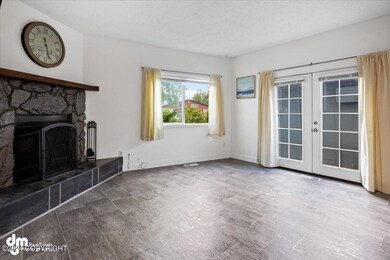8921- Living Room