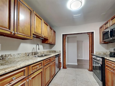 unlisted-address, Tampa, FL 33613 - photo 7