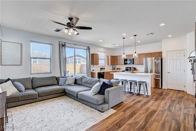 8122 Switchback Run St, Las Vegas, NV 89166 - photo 6