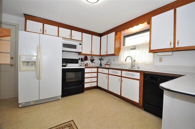 41 Dudley St, Manchester, NH 03103 - photo 5