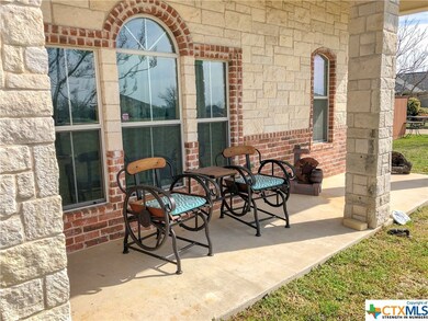 1403 Cedar Oaks Cir, Temple, TX 76502 - photo 2