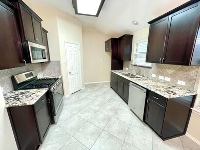 1423 Barras St, Alvin, TX 77511 - photo 5