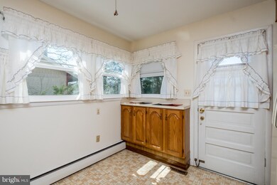 408 Bloomsbury Ave, Catonsville, MD 21228 - photo 7