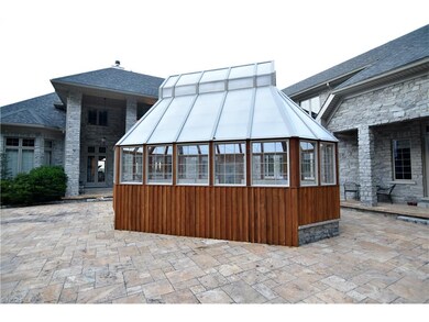 Full Functional Greenhouse situated in large court