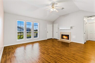 1060 Yaupon Cove Dr, Onalaska, TX 77360 - photo 4