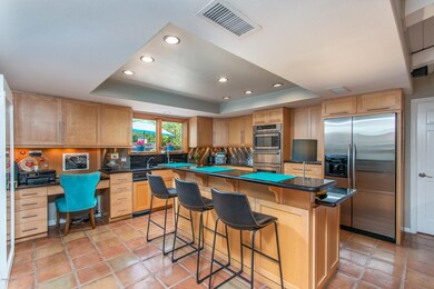 6) KITCHEN