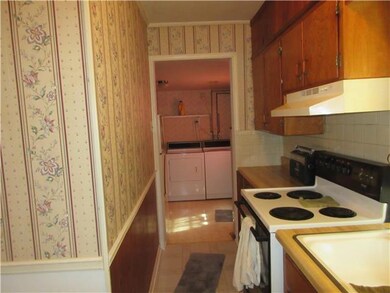 Laundry room off kitchen