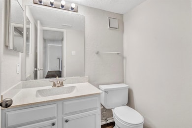 Downstairs 1/2 bath