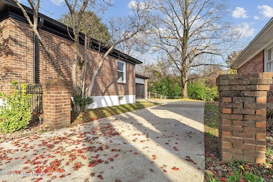 3517 Leith Ln, Louisville, KY 40218 - photo 3