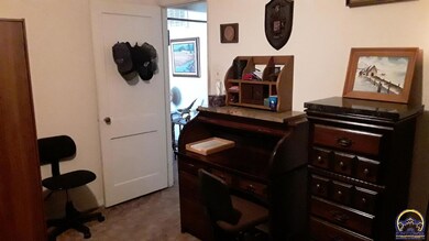 2401 SW 22nd Park, Topeka, KS 66611 - photo 6