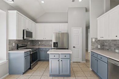 817 Pinnacle Cir, Lewisville, TX 75077 - photo 4