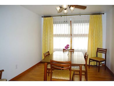 Dining Room. Formal Dining room