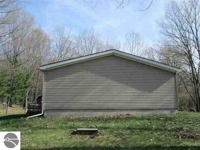 119 Fence Row Cir, Leroy, MI 49655 - photo 2