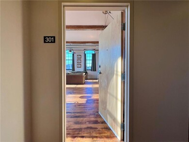 28 Bayley St unit 301, Pawtucket, RI 02860 - photo 4