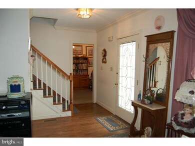 612 Walnut St, Lansdale, PA 19446 - photo 2