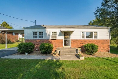 410 Grande Avenue Extension, Johnson City, TN 37601 - photo 2