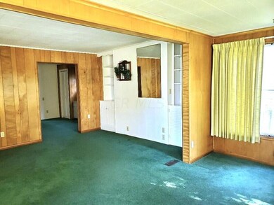 764 livingrm1 1