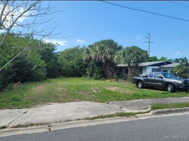 from street showing lawn