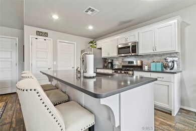 3905 N 33rd Place, Broken Arrow, OK 74014 - photo 6